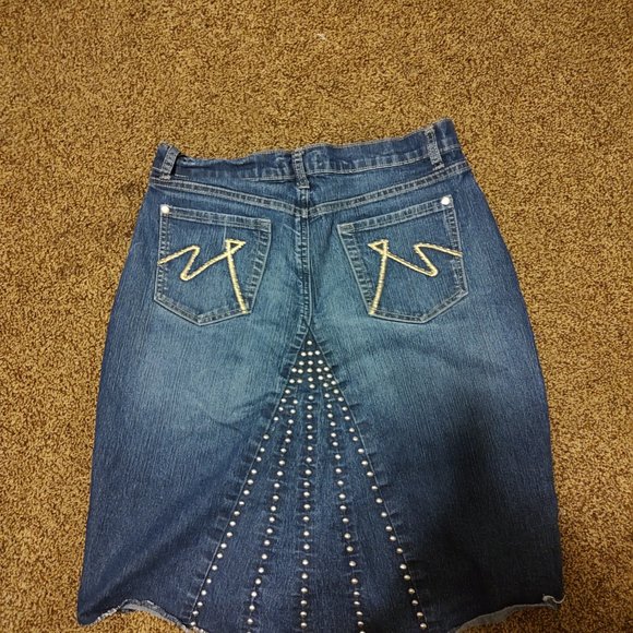 Vanilla: Denim Skirt with Studs On The Back (Vintage) - Picture 3 of 5